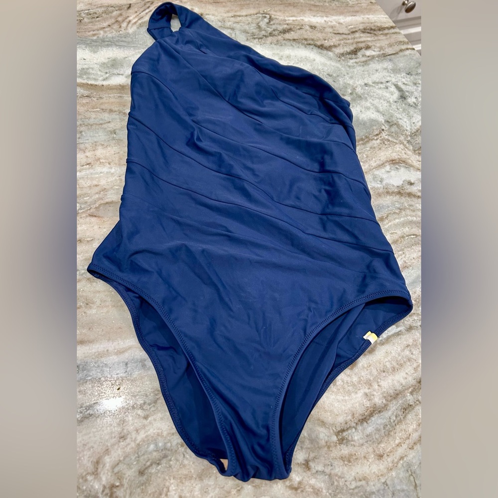 Very good used condition, Summersalt swimsuit, navy, size 10